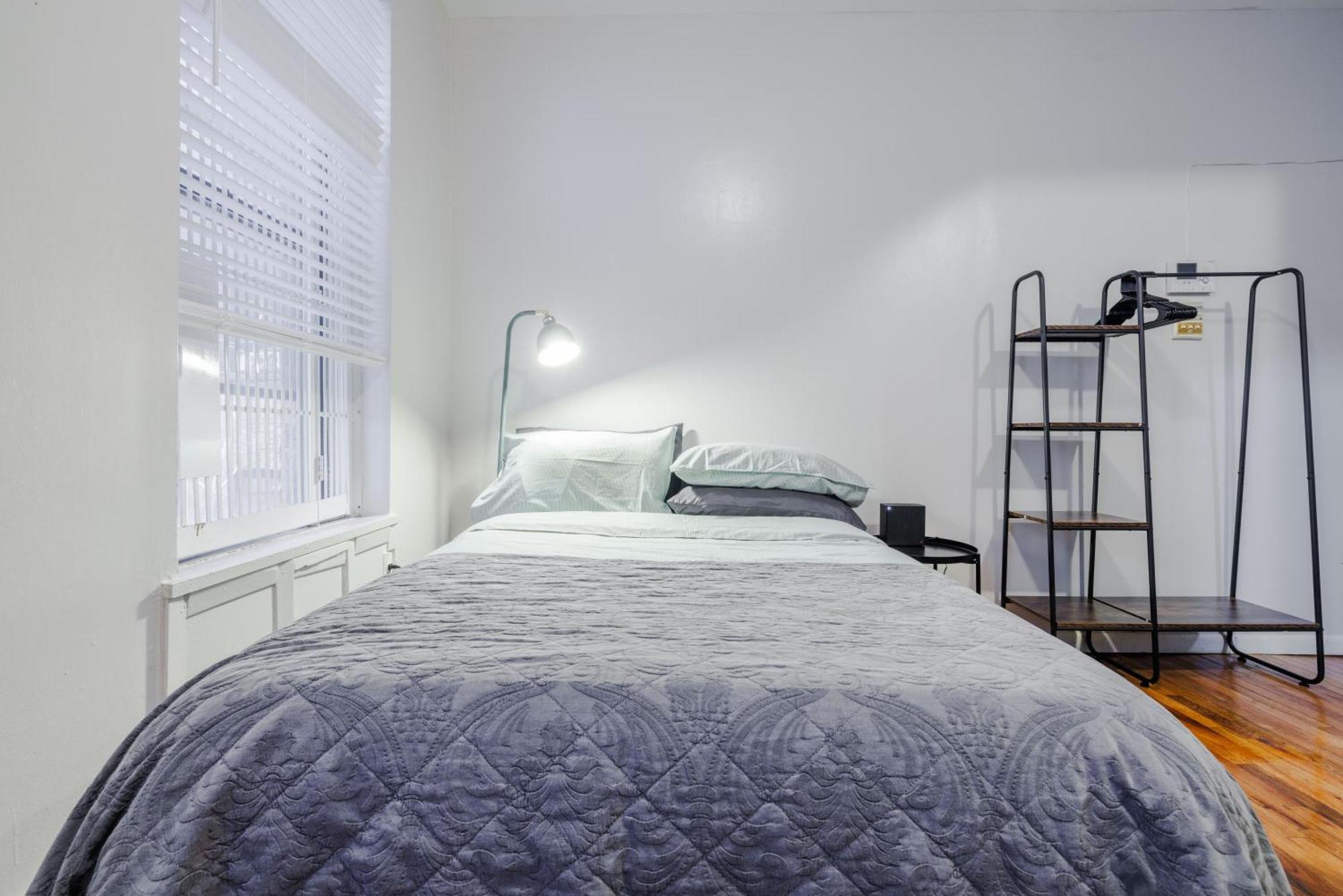Apartment Park Side Living, Get Cozy